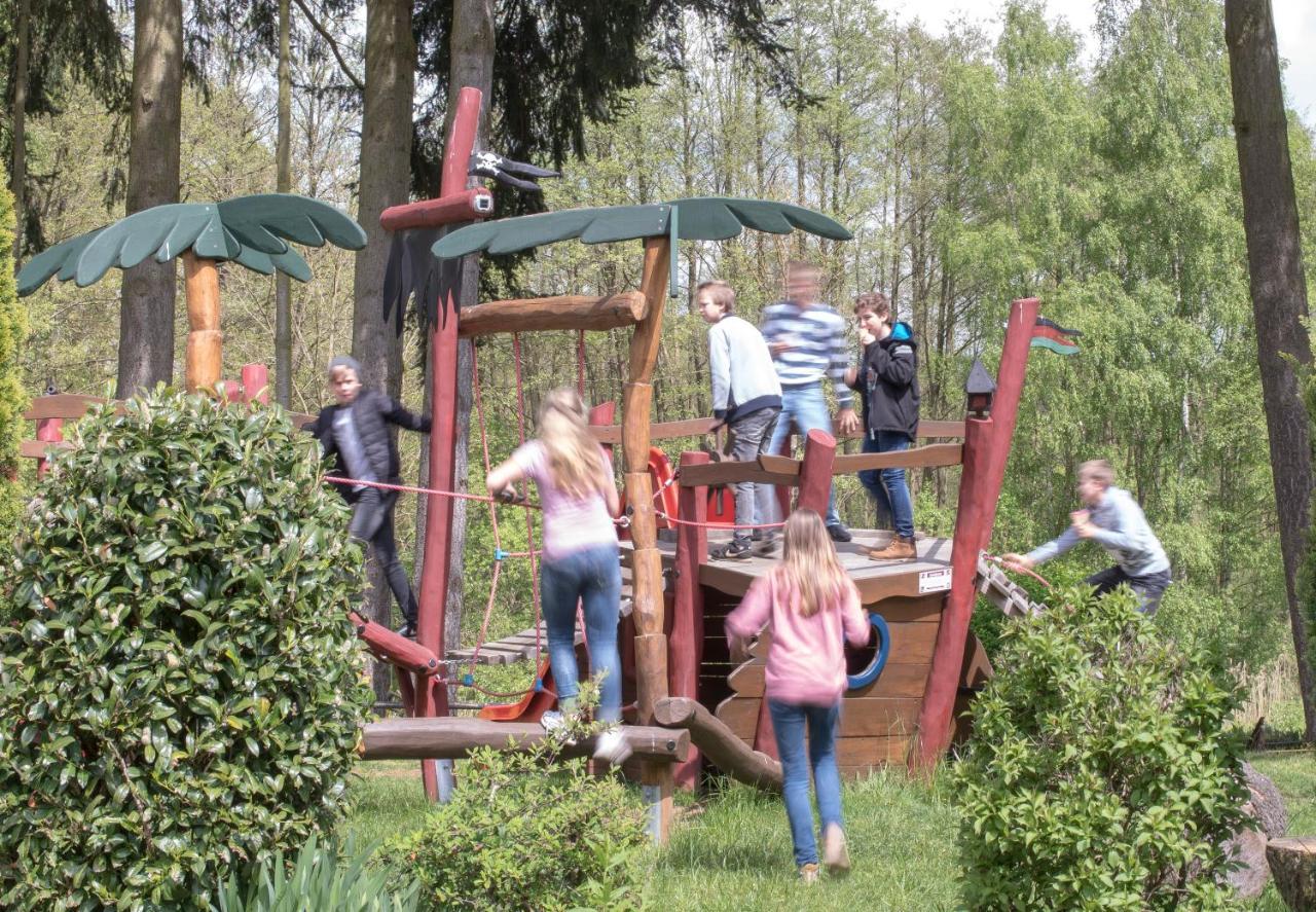 Pension "Am Brunnen" Parchim Exteriör bild
